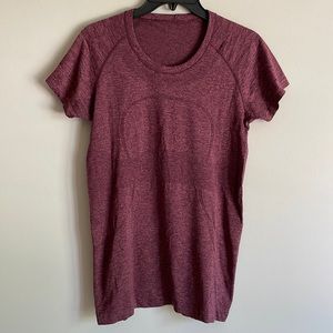 Lululemon maroon dry fit tee
